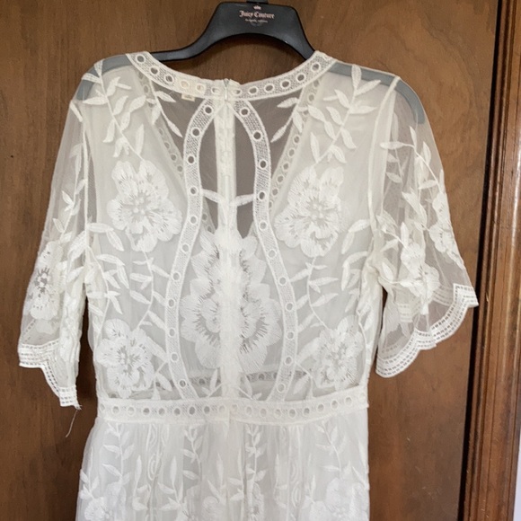 Relisted Pol white floral embroidered sheer material over romper boho size s/m - Picture 12 of 17